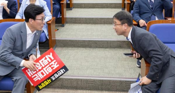[社论]拿龙山开发当借口的“青年居住现实”，不正是李政府搞砸的？